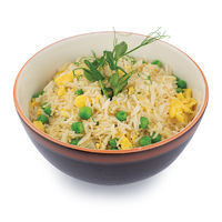 Rice with egg and green peas